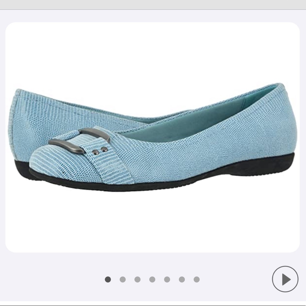 Trotters like new aqua blue flats💙
